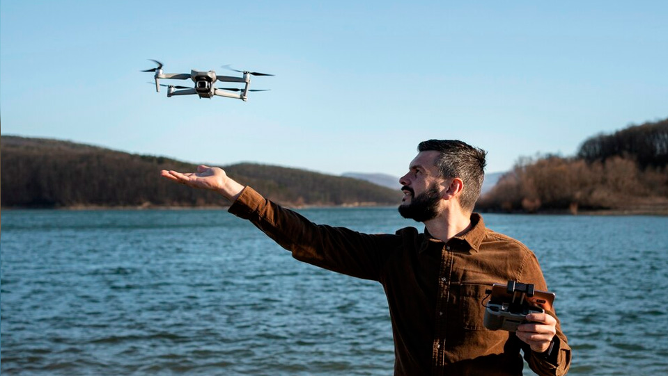 Piloto de drones: eleva tu habilidad con maniobras avanzadas a nivel profesional